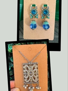 Blue Teal Crystal Drop Earrings & Pearl Pendant Necklace